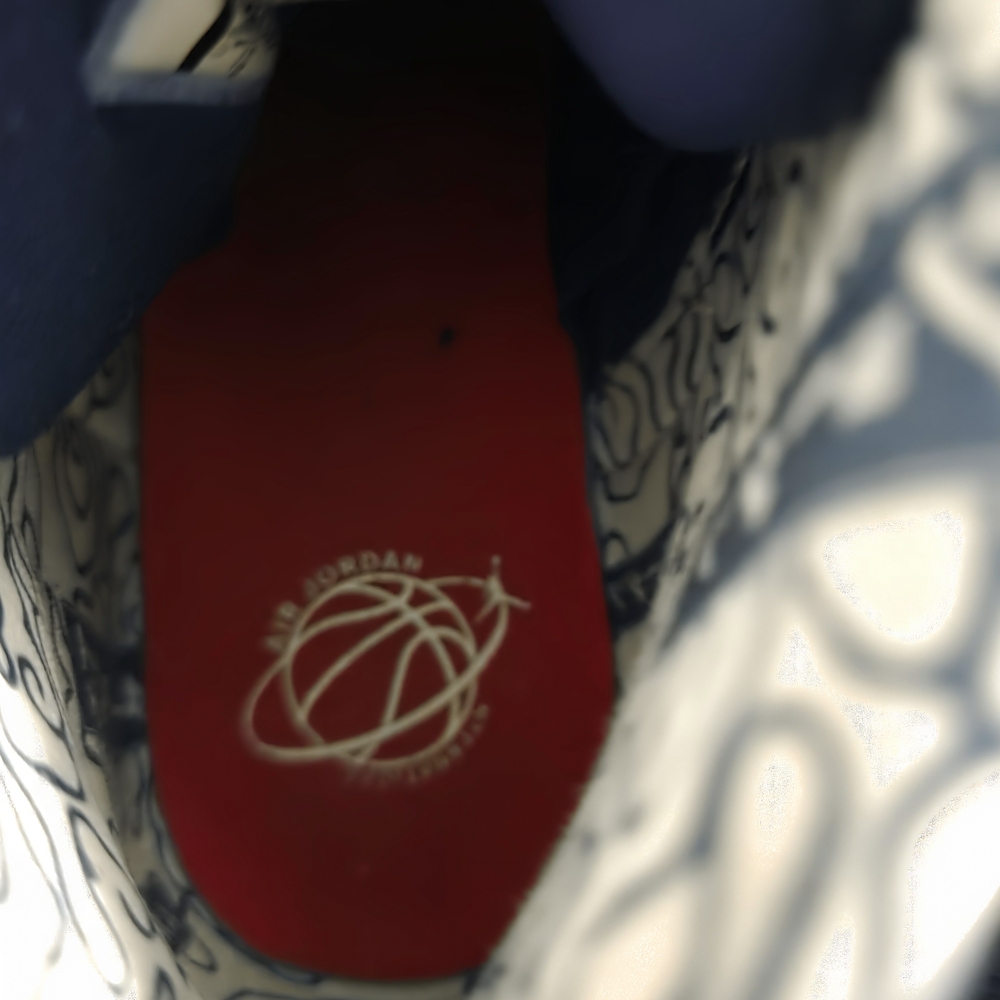 Jordan Sneakers with Red Insole and Black Pattern - Picture 5 of 5